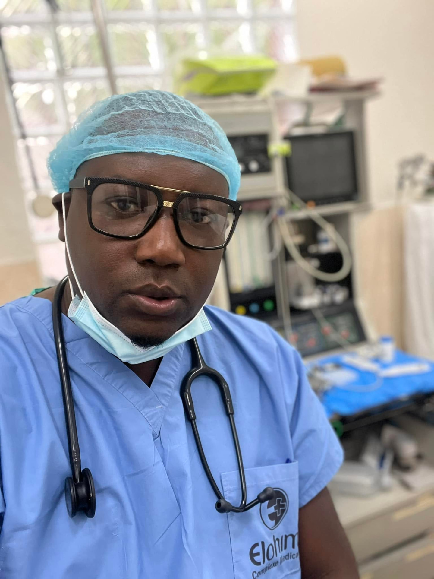 Dr Berthony François au bloc opératoire